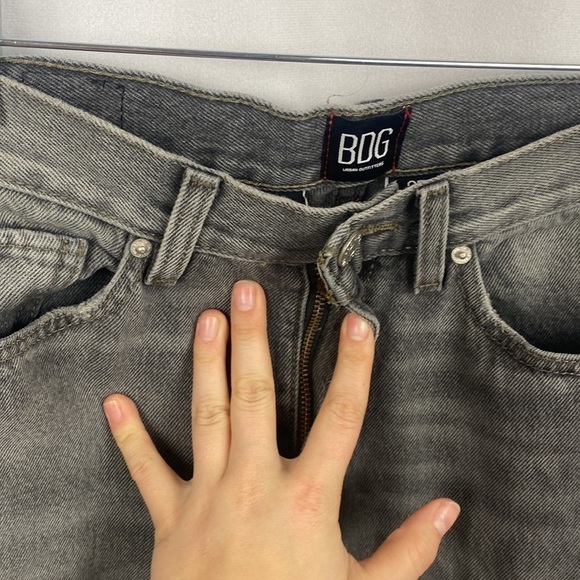 BDG Mid-Rise Bootcut Jean – Destroyed Grey Denim - Size 27 - Picture 6 of 16